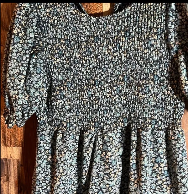 Wild Fable women's dress blue with flower print. Size medium 35 length x 16 wide Look at back missing hook rm 17 - Image 4