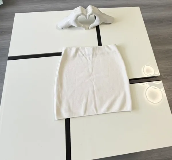 ZARA White Textured Knit High-Waisted Mini Skirt - Size S - Image 2