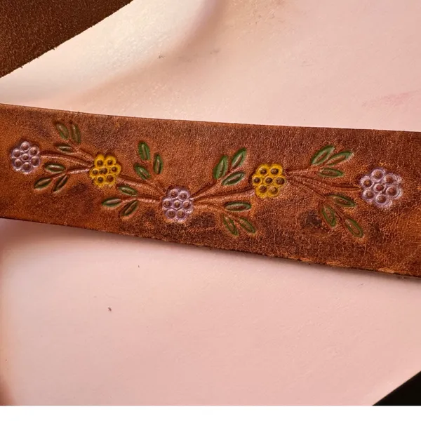 70s Vtg sz 34 Painted Mushroom Butterfly Floral Tooled Leather Belt W/Zee Buckle - Image 3