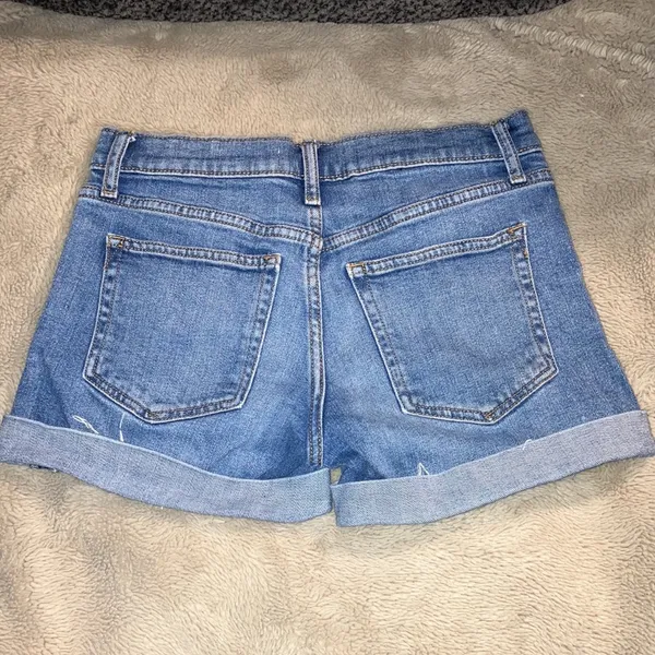 Gap 5” Shorts, Size 24 - Image 3