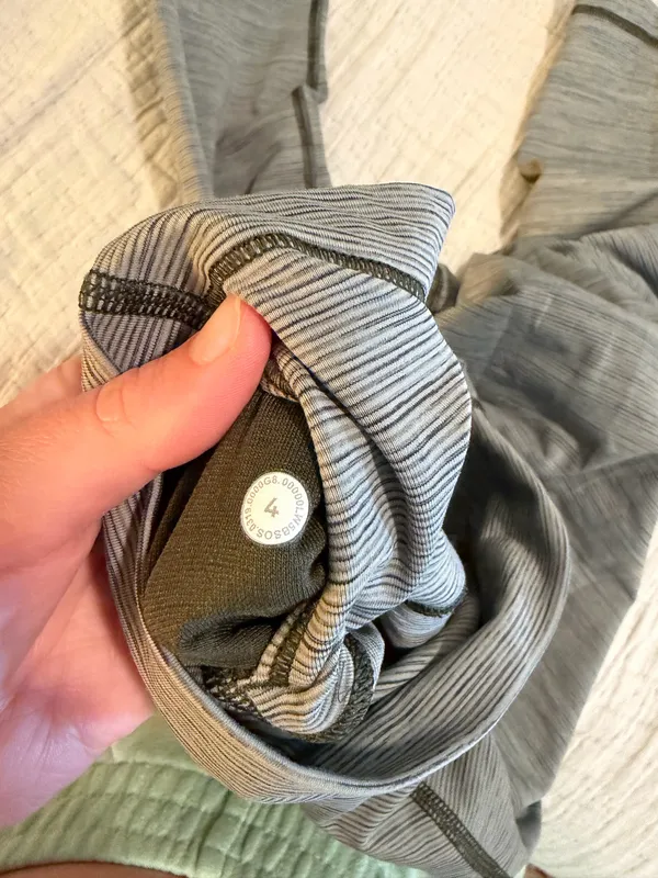 Lululemon Leggings size 4 - Image 6