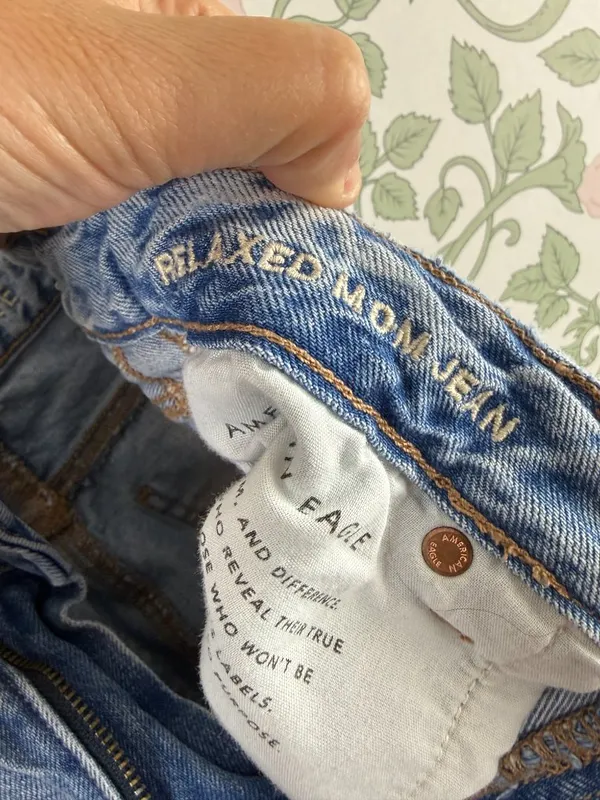 American Eagle Relaxed Mom Distressed High Rise Denim Jeans - Size - 4 X-Short - Image 5