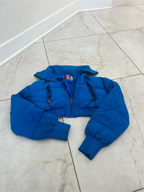 Urban Outfitters Vibrant Blue UO Lily Crop Puffer Jacket Size Small - Image 2
