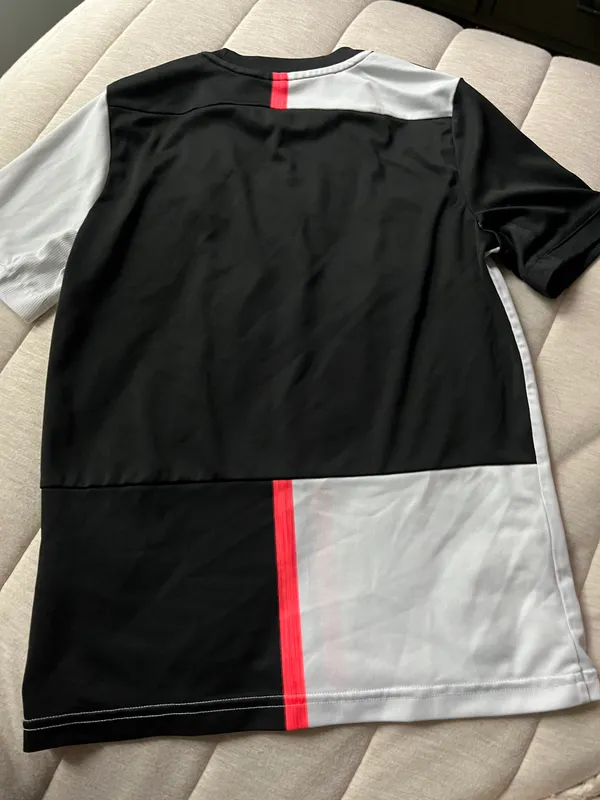 Adidas juventus  jersey - Image 3