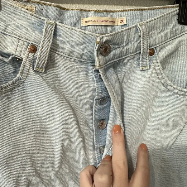 Levi's Premium Ribcage Straight Ankle Jeans Women's Sz 26‎ Light Wash Distressed - Image 3