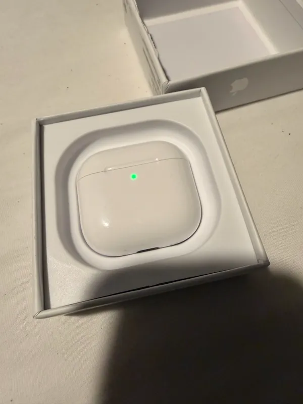 AirPod gen 4 White - Image 3