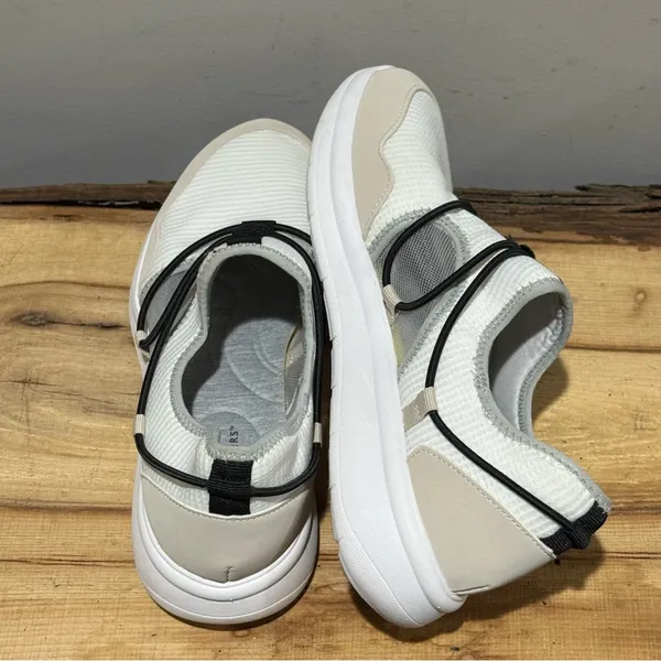 Clarks Cloudsteppers Ezera Skip Slip-On Sneaker - Women's 8 A42‎ - Image 8