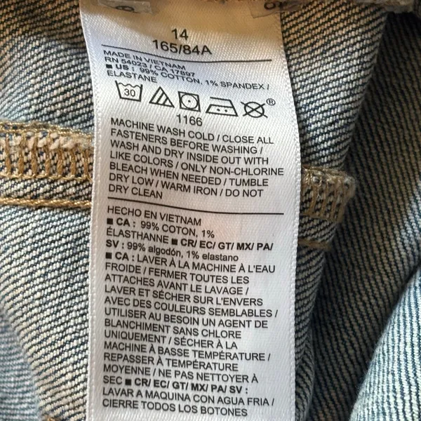 Old Navy Medium Wash High Rise Barrel Leg Jeans - size 14 - Image 5