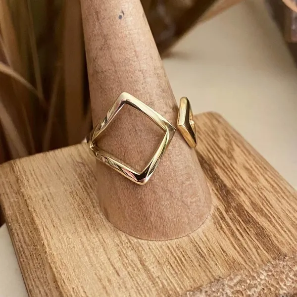 IP Gold Stainless Steel Art Deco Ring Size 8,10 - Image 6