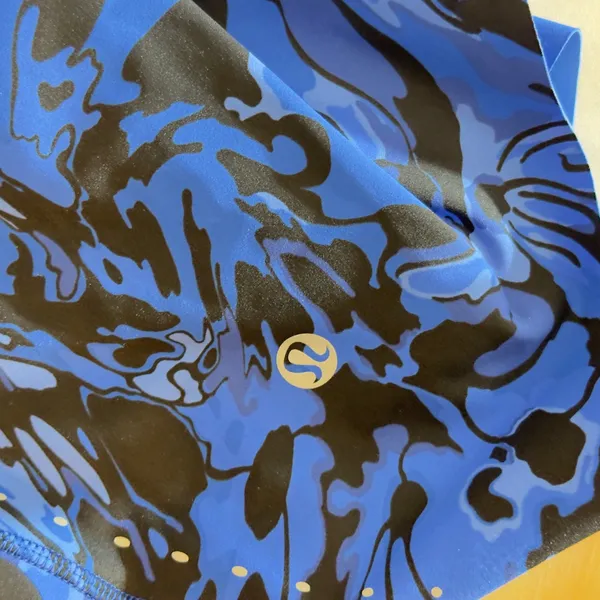 464 | NWT Lululemon Fast and Free 6" Pocket Shorts Blue Marble Print‎ Size 2 - Image 7