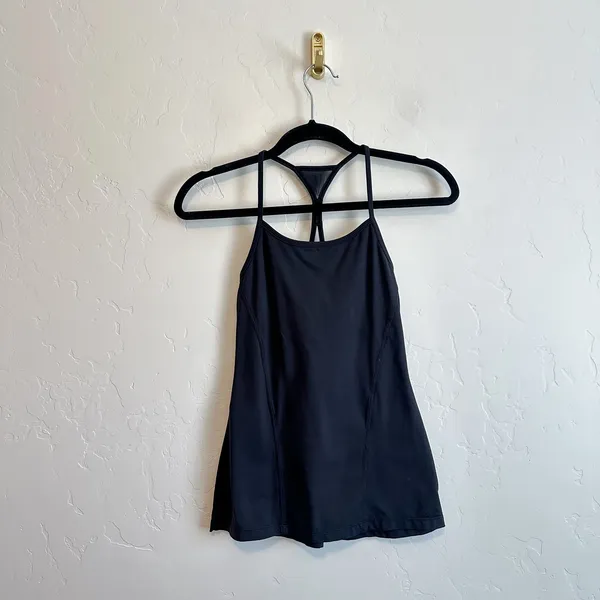 Split59 | Racerback Y Athletic Workout Tank Top‎ in Black - Image 2