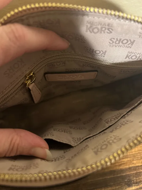 Michael Kors Pink Crossbody Purse - Image 6