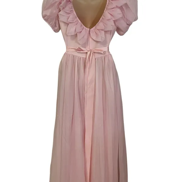 Elegant Pink Maxi Dress with Floral Detail - Image 4