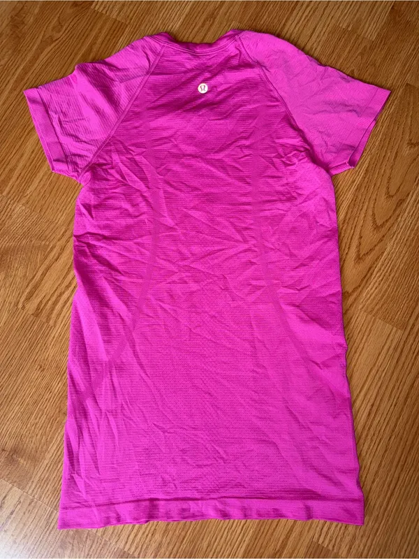 Lululemon Swiftly Tech Short Sleeve Crew Size 4 - Image 5