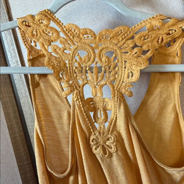FINAL MARKDOWN Wallflower Mustard Lace Back Tank Top small - Image 6