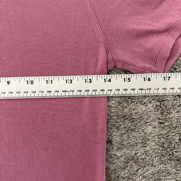 Lululemon Hold Tight Short Sleeve Tee Women's 4-6 Pink - Image 4