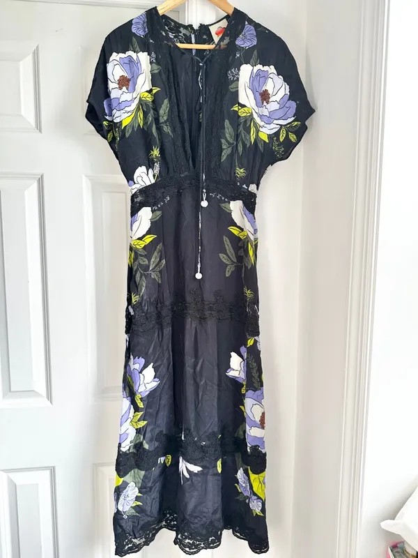 Farm Rio Soft Garden Black Laces Short Sleeve Maxi Dress - Image 5