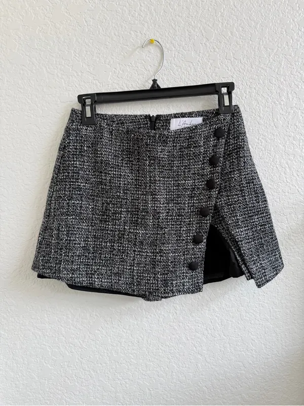 L’Academie Revolve Tweed Mini Skirt Skort with Side Button Detail Black White XS - Image 2
