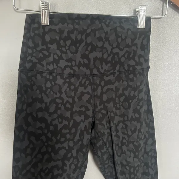 Lululemon Align High Rise Camo Leopard Print Leggings Size 4 Black Gray - Image 3