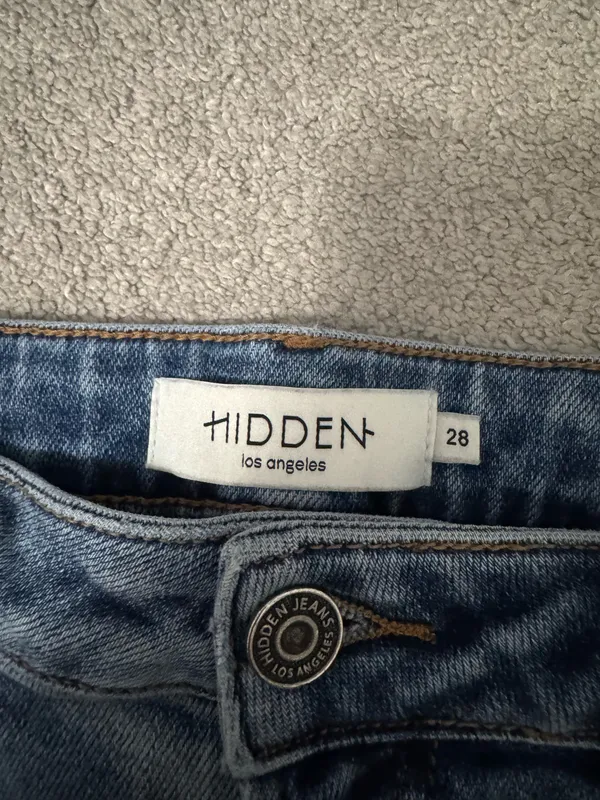 Hidden Jeans - Image 2