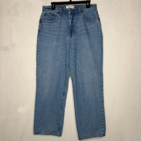 Abercrombie & Fitch Curve Love Loose Fit Jeans - Image 4