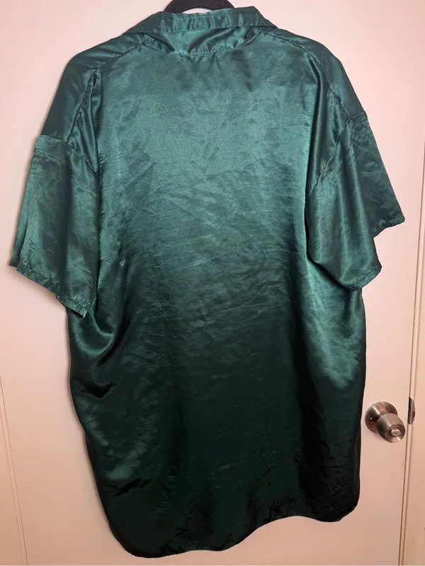 Victoria's Secret Emerald Green Satin Night Gown Shirt with Front Pocket Large - Image 6