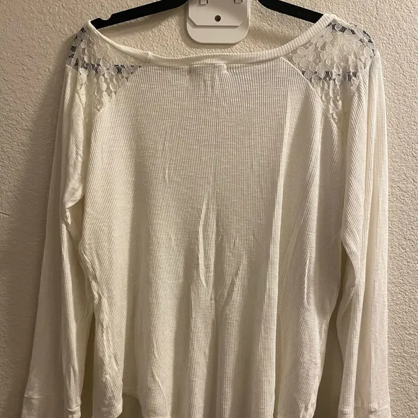 ✨ Delia’s long sleeve top✨ White Size XL - Image 4