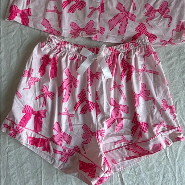 Women's Two Piece Short Sleeve and Shorts Pajamas Pink Size M #260256 - Image 2