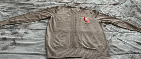 NWT Beige Pearl Beading V-neck Ribbed Detailing Cottagecore Sweater, size M - Image 6