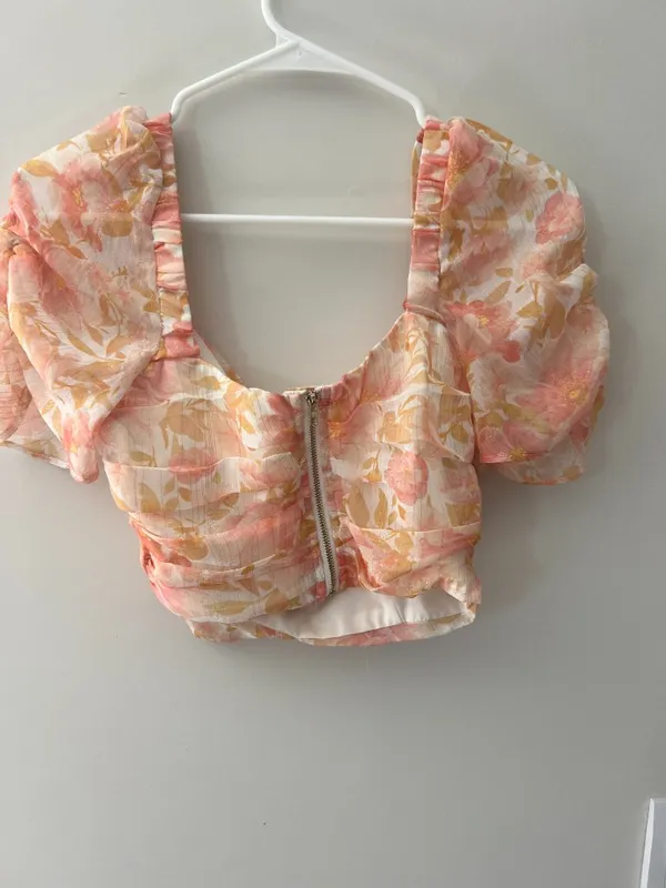 ShowPo size 4 crop top‎ White - Image 8
