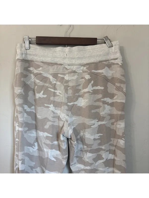 Athleta Balance Printed Jogger Neutral Camo Sweatpants Tall Medium MT - Image 5