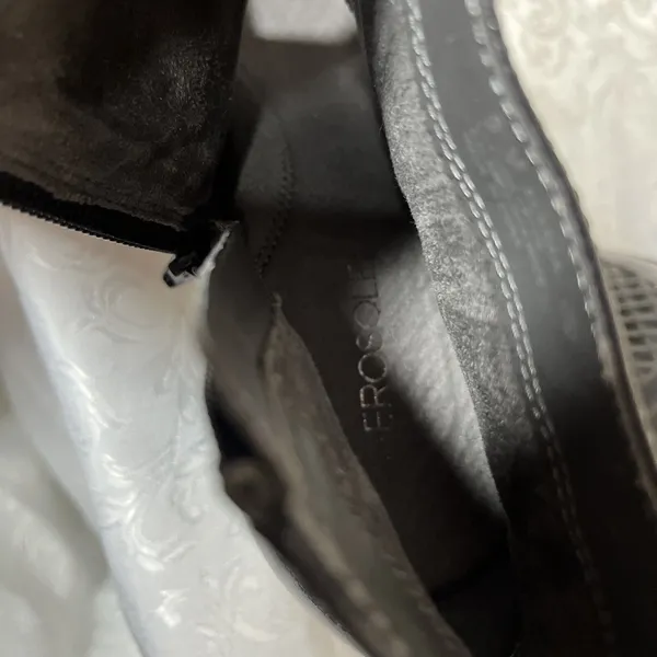 Aerosoles Alaska Black Leather Ankle Boots Heeled Buckle Bootie Womens 9.5 - Image 7