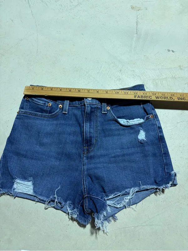Levi’s high rise Blue Distressed Denim Shorts 28 - Image 6