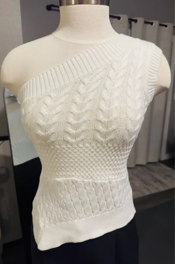 Boutique White One-Shoulder Sleeveless asymmetrical cable knit top - Image 2