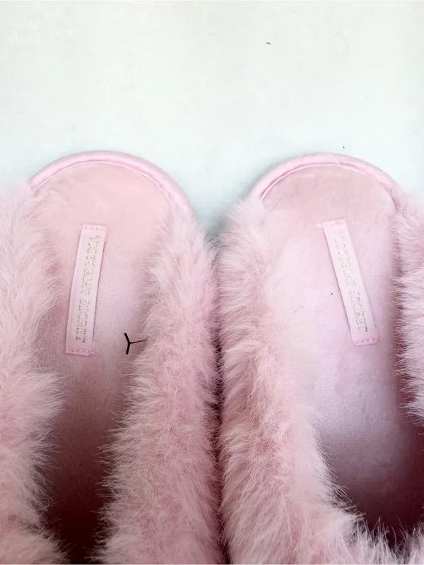 MWT Victoria’s Secret Luxe Plush Closed-Toe Slippers Size L - Image 7