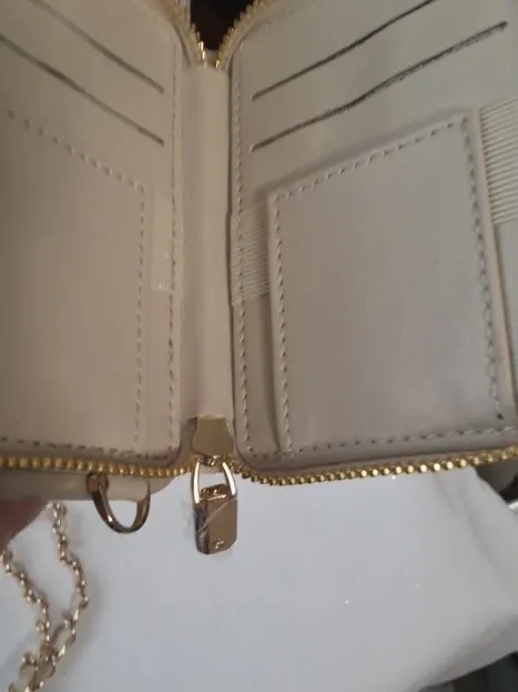 Cream Quilted Phone Case With Crossbody Chain Strap & Chain wrislet Iphone 14 Pr - Image 11