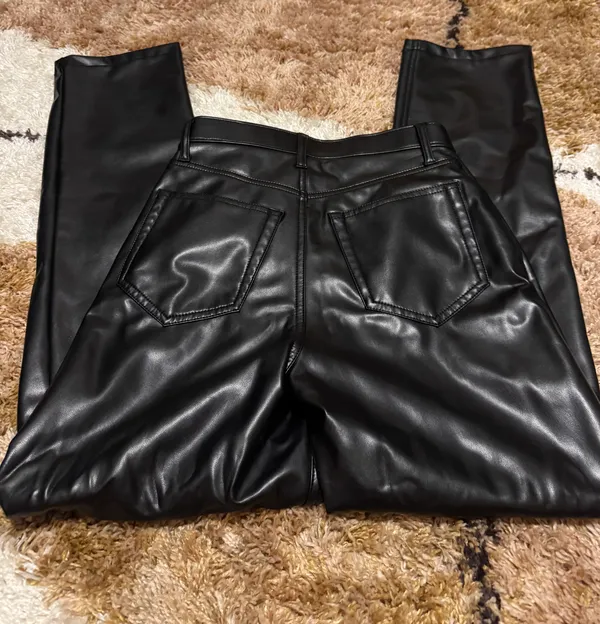 Abercrombie And Fitch 90s Straight Ultra High Rise Vegan Leather Pants - Image 4
