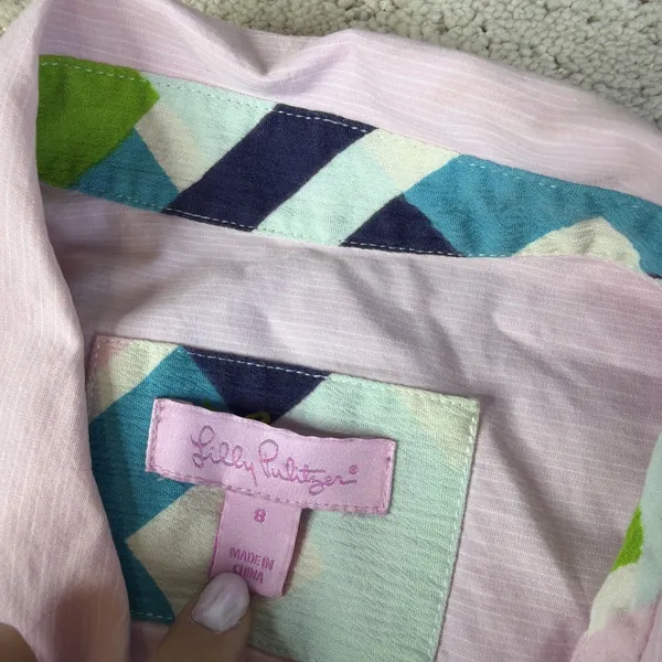 Women's Lilly Pulitzer Size 8 Button Flip Cuff Pink Blouse - Image 3