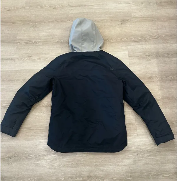 Men’s Oakley Ski Jacket - Image 3