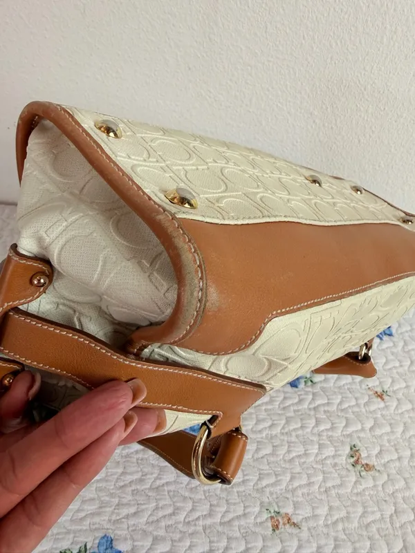 Salvatore Ferragamo VTG Gancini 2-Tone Leather Embossed Gold Hardwear Bag - Image 4