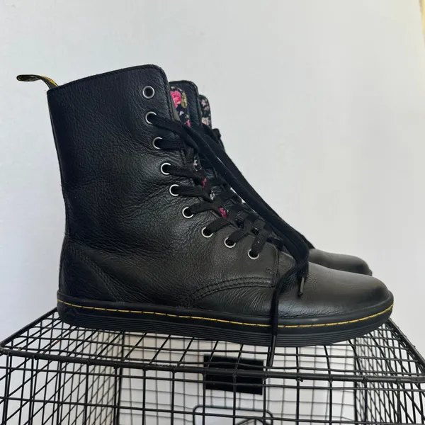 Dr. Martens Stratford Black Leather Floral Fold Down Boots Women’s 8 EU 39 - Image 14