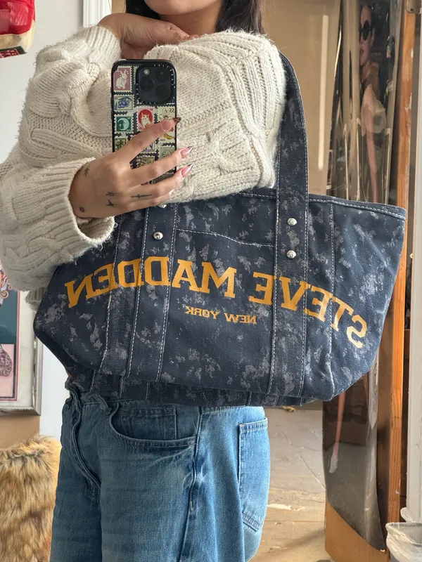 Steve Madden navy blue tote bag with white speckled pattern - Image 4