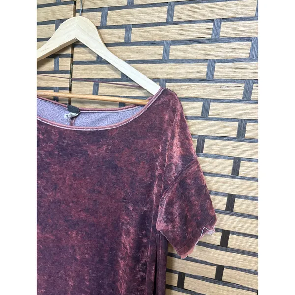 We The Free‎ Burgundy Top Size Medium - Image 3