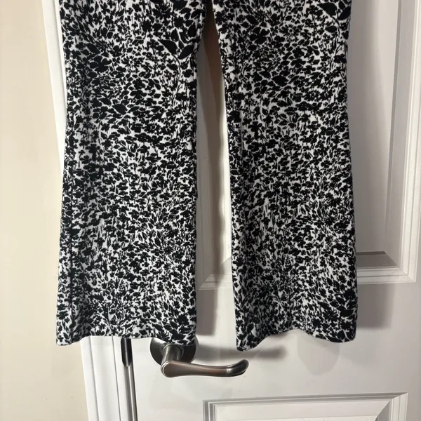 Maeve by Anthropologie Margot Kick Flare Pants Black and White Floral Size Women’s XXS - Image 3