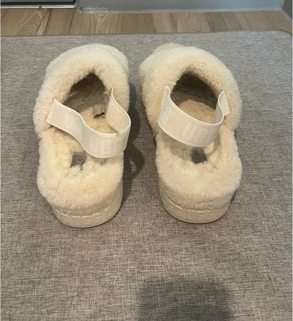 Ugg slippers - Image 4