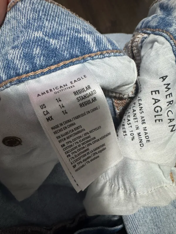 American Eagle Jeans - Image 3