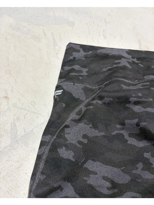 Fabletics Black Gray Camo Bike Shorts large - Image 6