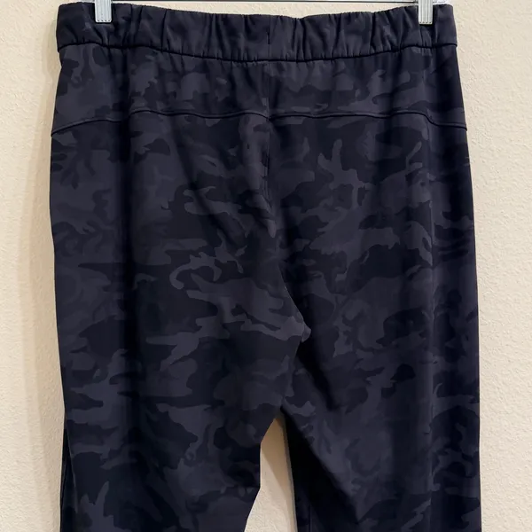 Lululemon On the Fly 7/8 Pant Camo Black Gray Size 12 Pockets Athleisure‎ - Image 6