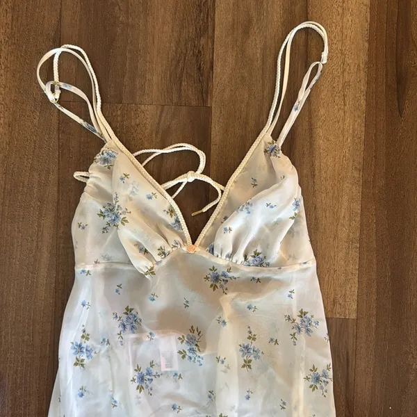 Victoria's Secret White and Blue Floral Midi Dress - Image 3