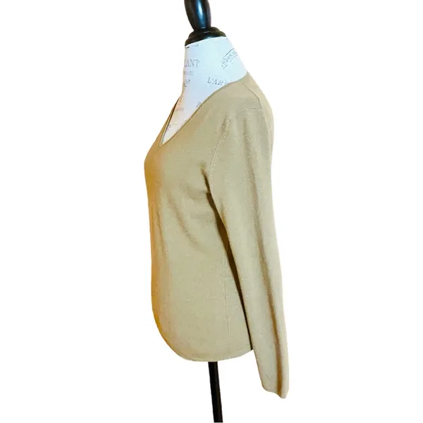 Sutton Studio Cashmere Classic Tan V-neck Sweater Sz M 100% Cashmere - Image 5